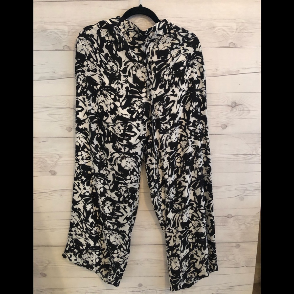 JM Collection Wide Leg Pants. Black/White. NWOT.